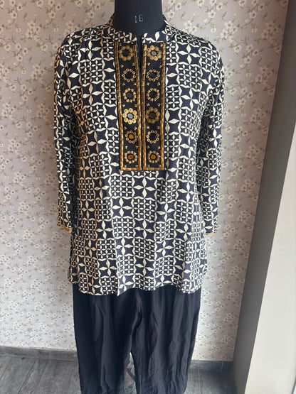 Black & White Crepe Suit with Balloon Pants