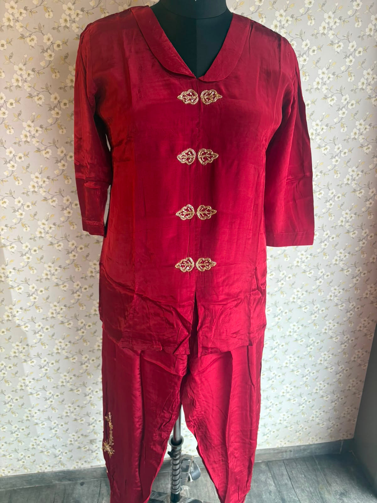 Mehroon Crepe Suit with Balloon Pants